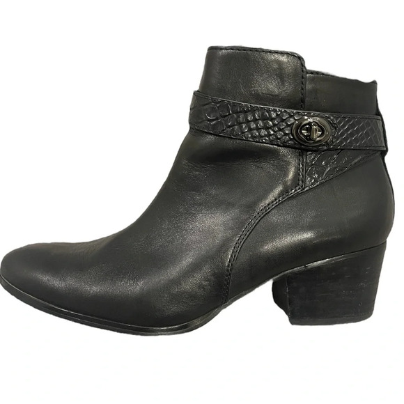 COACH | Patricia Leather Ankle Bootie - Picture 1 of 10